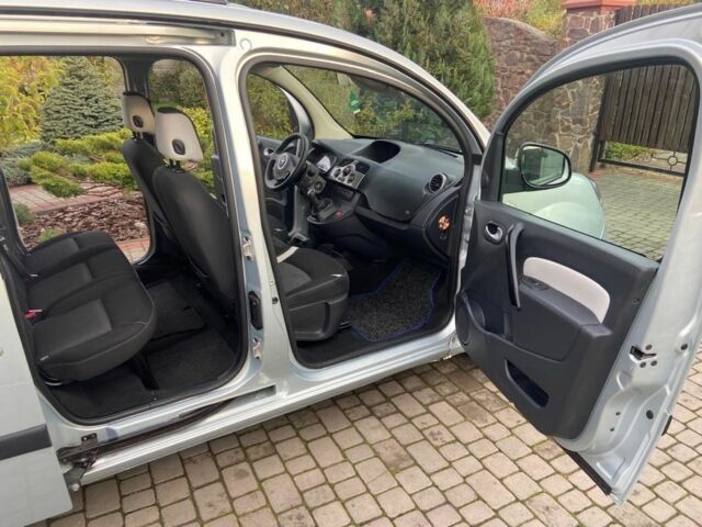 Серый Рено Кенгу, объемом двигателя 0 л и пробегом 268 тыс. км за 7950 $, фото 10 на Automoto.ua