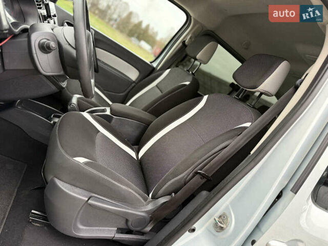 Сірий Рено Кєнгу, об'ємом двигуна 1.6 л та пробігом 172 тис. км за 7700 $, фото 49 на Automoto.ua