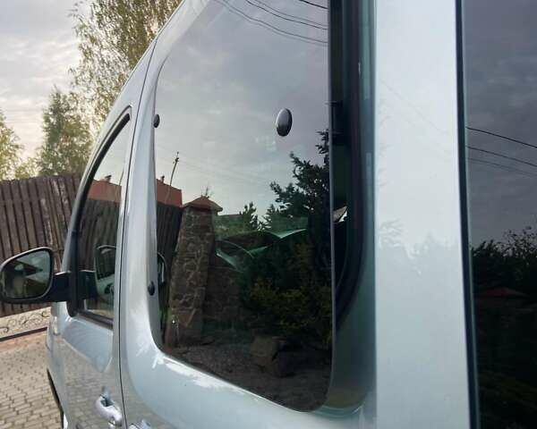 Рено Кенгу 2013 в Луцке на Automoto.ua Серый Рено Кенгу, объемом двигателя 1.5 л и пробегом 268 тыс. км за 8350 $, фото 20 на Automoto.ua