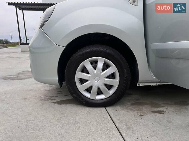 Рено Кенгу 2013 в Луцке на Automoto.ua Серый Рено Кенгу, объемом двигателя 1.6 л и пробегом 245 тыс. км за 8800 $, фото 17 на Automoto.ua