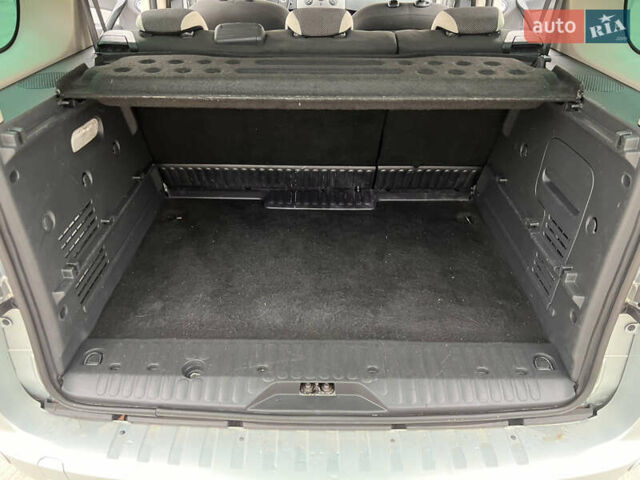 Серый Рено Кенгу, объемом двигателя 1.6 л и пробегом 245 тыс. км за 8200 $, фото 8 на Automoto.ua