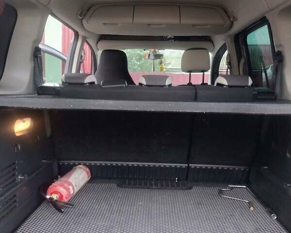 Серый Рено Кенгу, объемом двигателя 1.5 л и пробегом 222 тыс. км за 10500 $, фото 9 на Automoto.ua