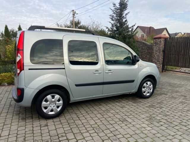 Серый Рено Кенгу, объемом двигателя 0 л и пробегом 268 тыс. км за 7950 $, фото 1 на Automoto.ua