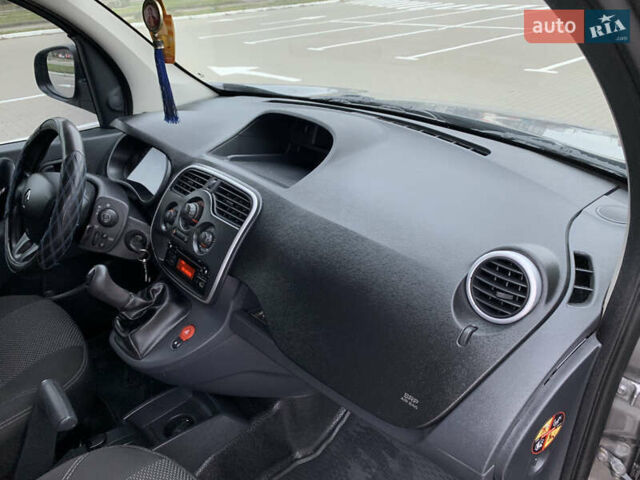 Серый Рено Кенгу, объемом двигателя 1.5 л и пробегом 308 тыс. км за 7999 $, фото 15 на Automoto.ua