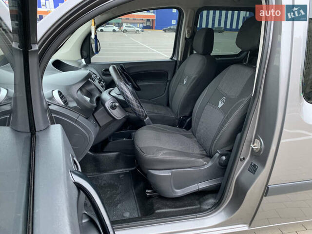 Серый Рено Кенгу, объемом двигателя 1.5 л и пробегом 308 тыс. км за 7999 $, фото 11 на Automoto.ua