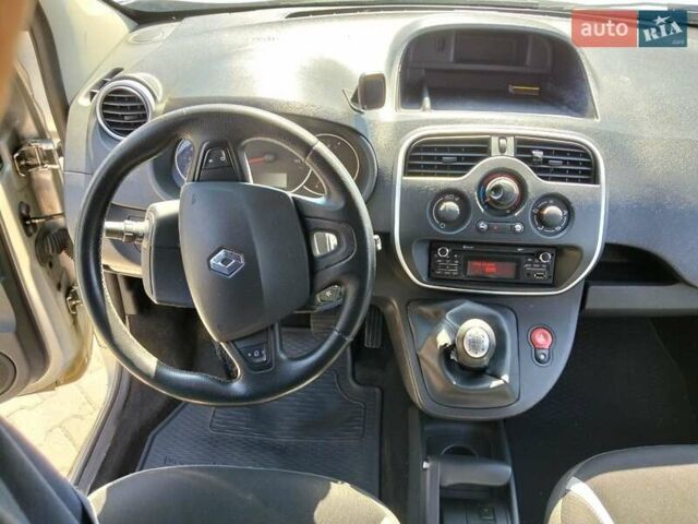 Рено Кенгу 2013 в Львове на Automoto.ua Серый Рено Кенгу, объемом двигателя 1.46 л и пробегом 341 тыс. км за 7200 $, фото 5 на Automoto.ua