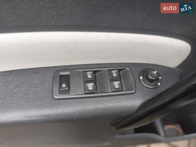 Серый Рено Кенгу, объемом двигателя 1.5 л и пробегом 222 тыс. км за 10500 $, фото 11 на Automoto.ua