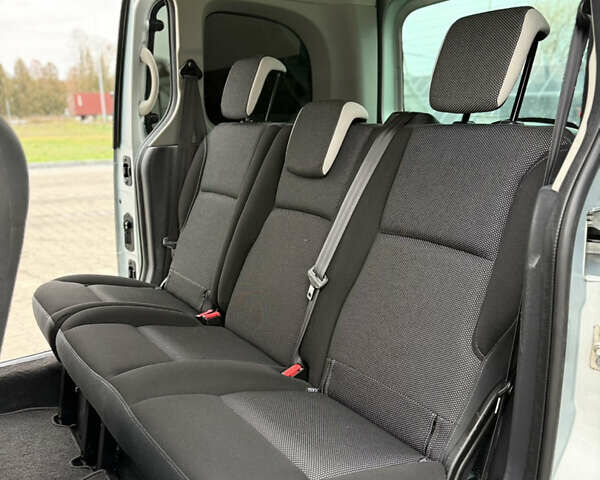 Сірий Рено Кєнгу, об'ємом двигуна 1.6 л та пробігом 172 тис. км за 7700 $, фото 86 на Automoto.ua