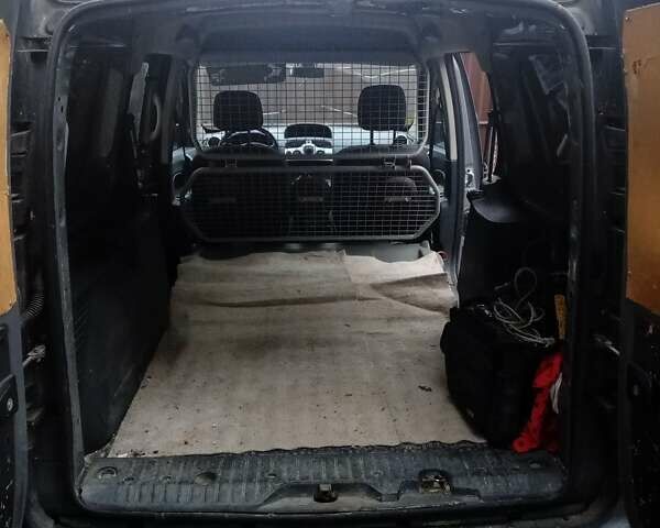 Серый Рено Кенгу, объемом двигателя 1.5 л и пробегом 200 тыс. км за 8300 $, фото 3 на Automoto.ua