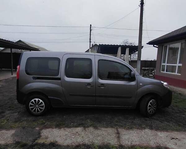 Серый Рено Кенгу, объемом двигателя 1.5 л и пробегом 240 тыс. км за 10300 $, фото 4 на Automoto.ua