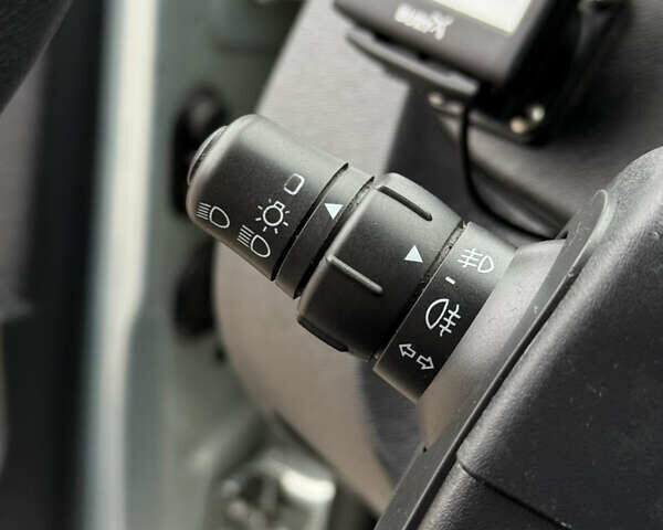 Сірий Рено Кєнгу, об'ємом двигуна 1.6 л та пробігом 172 тис. км за 7700 $, фото 63 на Automoto.ua