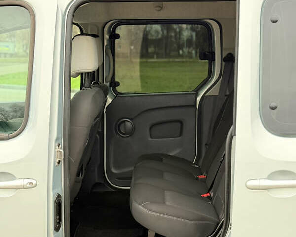 Сірий Рено Кєнгу, об'ємом двигуна 1.6 л та пробігом 172 тис. км за 7700 $, фото 74 на Automoto.ua