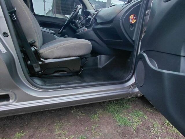 Сірий Рено Кєнгу, об'ємом двигуна 1.5 л та пробігом 240 тис. км за 10300 $, фото 6 на Automoto.ua