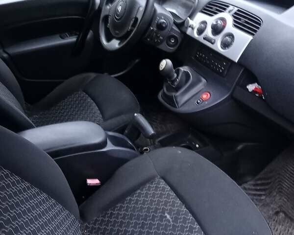 Серый Рено Кенгу, объемом двигателя 1.5 л и пробегом 200 тыс. км за 8300 $, фото 2 на Automoto.ua