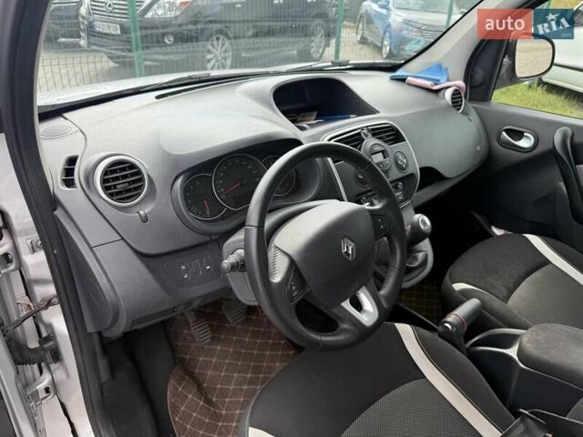 Серый Рено Кенгу, объемом двигателя 1.46 л и пробегом 110 тыс. км за 11500 $, фото 9 на Automoto.ua