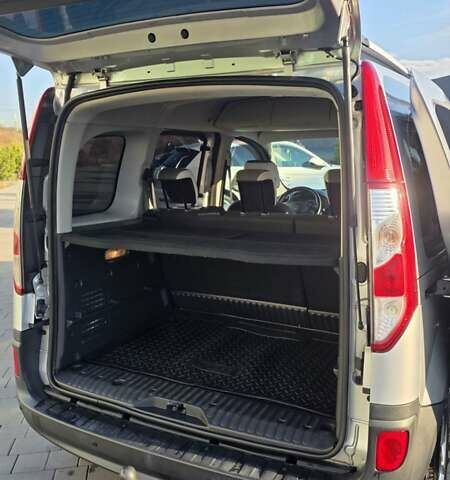 Серый Рено Кенгу, объемом двигателя 1.46 л и пробегом 180 тыс. км за 12500 $, фото 4 на Automoto.ua