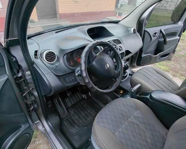 Серый Рено Кенгу, объемом двигателя 1.5 л и пробегом 240 тыс. км за 10300 $, фото 11 на Automoto.ua
