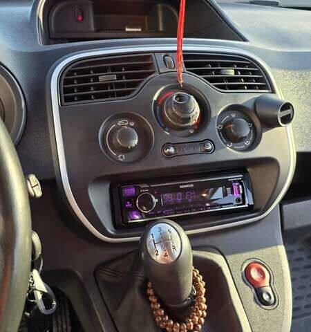 Серый Рено Кенгу, объемом двигателя 1.46 л и пробегом 180 тыс. км за 12500 $, фото 12 на Automoto.ua