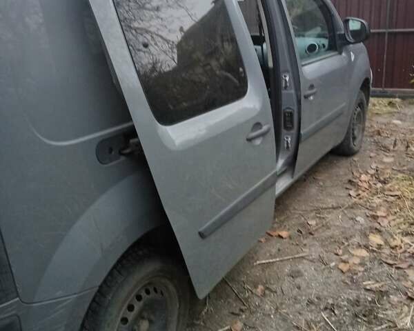 Серый Рено Кенгу, объемом двигателя 1.5 л и пробегом 200 тыс. км за 8300 $, фото 5 на Automoto.ua