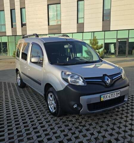 Серый Рено Кенгу, объемом двигателя 1.46 л и пробегом 180 тыс. км за 12500 $, фото 1 на Automoto.ua