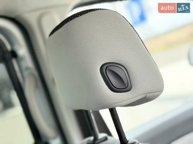 Сірий Рено Кєнгу, об'ємом двигуна 1.6 л та пробігом 172 тис. км за 7700 $, фото 92 на Automoto.ua
