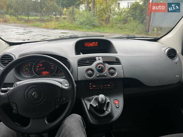 Серый Рено Кенгу, объемом двигателя 1.46 л и пробегом 160 тыс. км за 7500 $, фото 11 на Automoto.ua