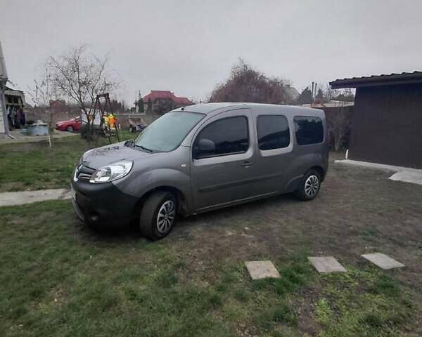 Серый Рено Кенгу, объемом двигателя 1.5 л и пробегом 240 тыс. км за 10300 $, фото 1 на Automoto.ua