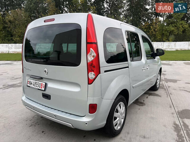 Рено Кенгу 2013 в Луцке на Automoto.ua Серый Рено Кенгу, объемом двигателя 1.6 л и пробегом 245 тыс. км за 8800 $, фото 3 на Automoto.ua