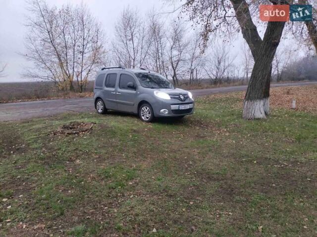 Серый Рено Кенгу, объемом двигателя 1.5 л и пробегом 222 тыс. км за 10500 $, фото 3 на Automoto.ua