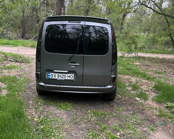 Серый Рено Кенгу, объемом двигателя 1.46 л и пробегом 256 тыс. км за 12300 $, фото 6 на Automoto.ua