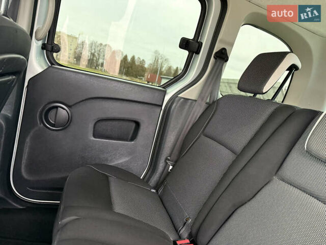 Сірий Рено Кєнгу, об'ємом двигуна 1.6 л та пробігом 172 тис. км за 7700 $, фото 83 на Automoto.ua