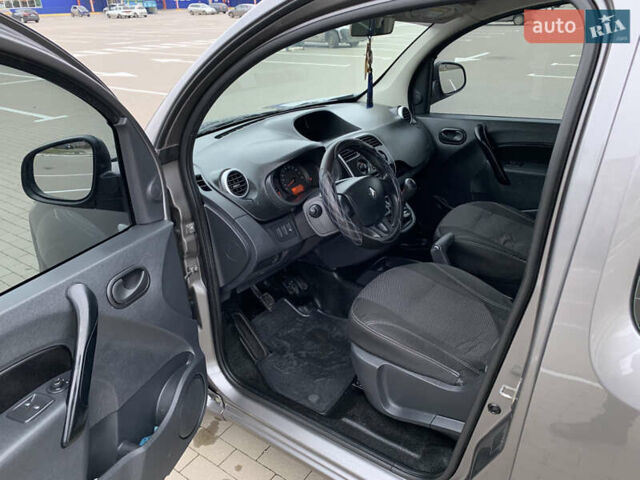 Серый Рено Кенгу, объемом двигателя 1.5 л и пробегом 308 тыс. км за 7999 $, фото 10 на Automoto.ua