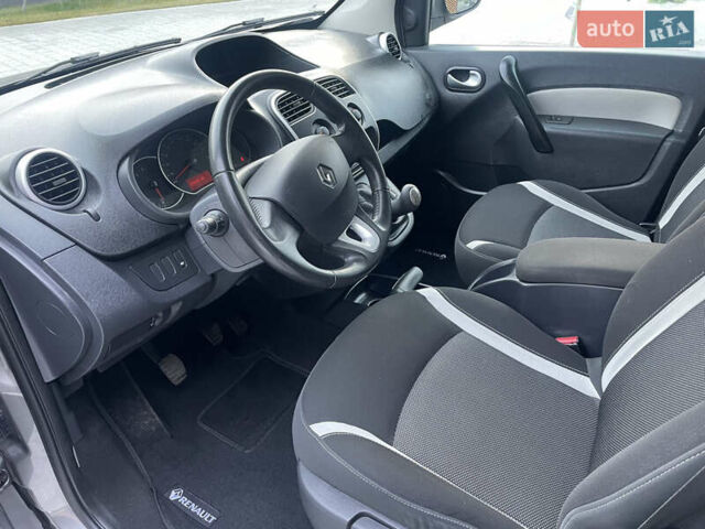Серый Рено Кенгу, объемом двигателя 1.5 л и пробегом 226 тыс. км за 11400 $, фото 18 на Automoto.ua