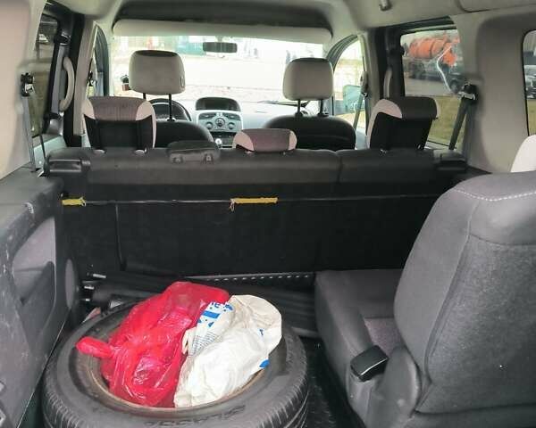 Серый Рено Кенгу, объемом двигателя 1.46 л и пробегом 265 тыс. км за 11900 $, фото 17 на Automoto.ua