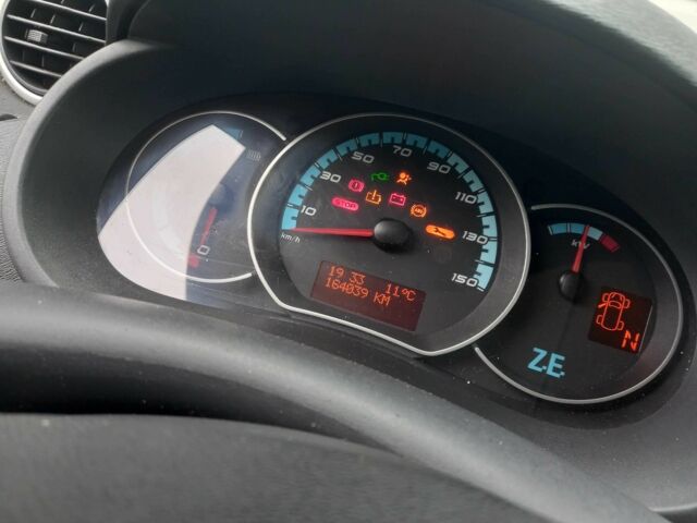 Серый Рено Кенгу, объемом двигателя 0 л и пробегом 120 тыс. км за 1500 $, фото 10 на Automoto.ua