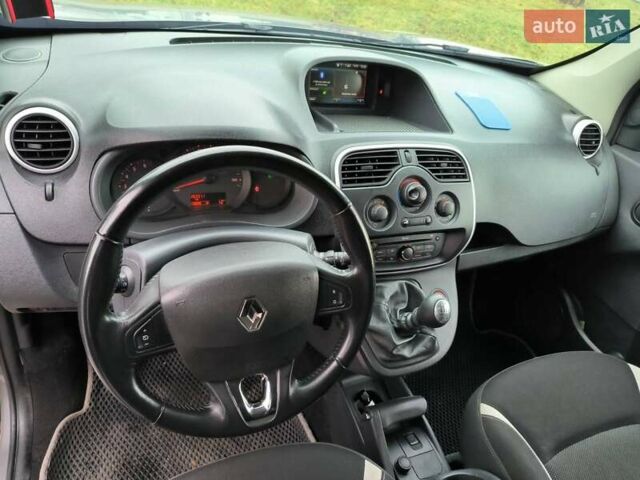 Серый Рено Кенгу, объемом двигателя 1.46 л и пробегом 265 тыс. км за 11900 $, фото 4 на Automoto.ua