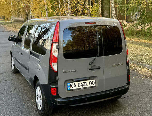 Рено Кєнгу 2014 у Києві на Automoto.ua Сірий Рено Кєнгу, об'ємом двигуна 1.46 л та пробігом 260 тис. км за 12700 $, фото 12 на Automoto.ua