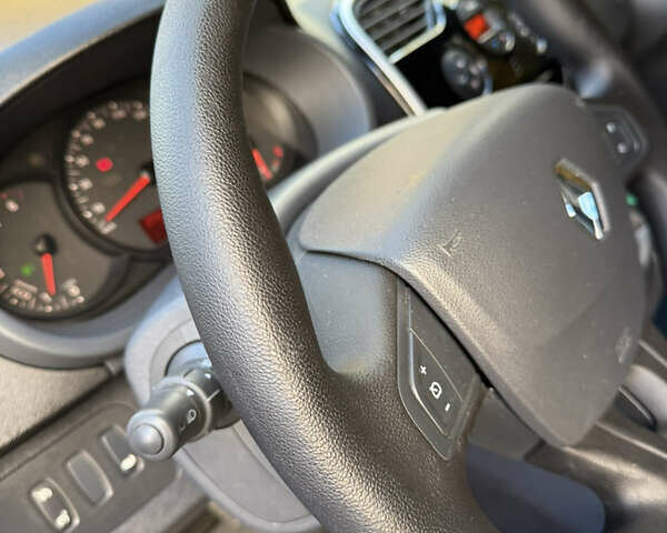 Рено Кєнгу 2014 у Києві на Automoto.ua Сірий Рено Кєнгу, об'ємом двигуна 1.46 л та пробігом 260 тис. км за 12700 $, фото 22 на Automoto.ua