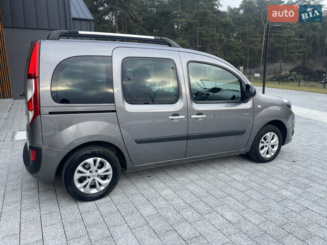 Серый Рено Кенгу, объемом двигателя 1.5 л и пробегом 226 тыс. км за 11400 $, фото 3 на Automoto.ua