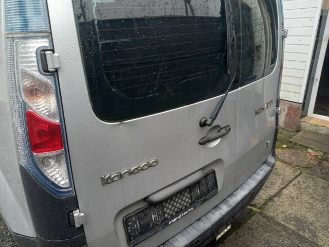 Серый Рено Кенгу, объемом двигателя 0 л и пробегом 120 тыс. км за 1500 $, фото 4 на Automoto.ua