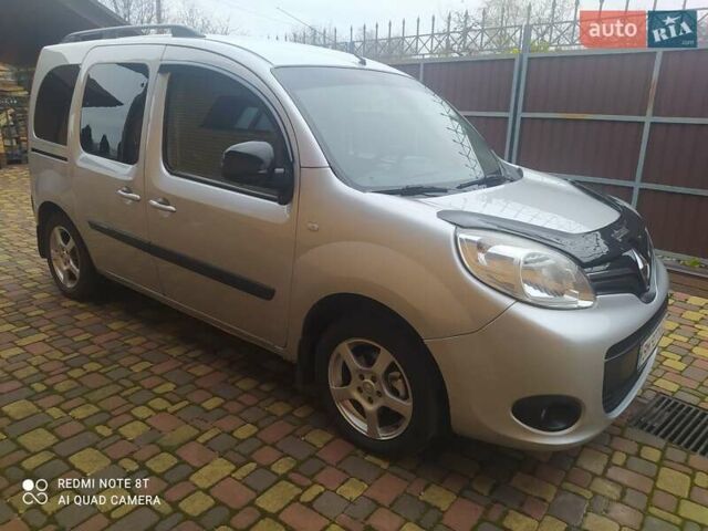 Серый Рено Кенгу, объемом двигателя 1.46 л и пробегом 223 тыс. км за 10770 $, фото 2 на Automoto.ua