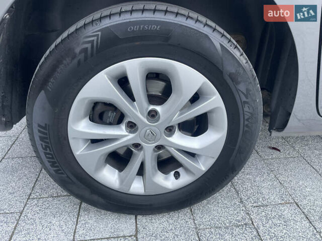 Серый Рено Кенгу, объемом двигателя 1.5 л и пробегом 226 тыс. км за 11400 $, фото 46 на Automoto.ua