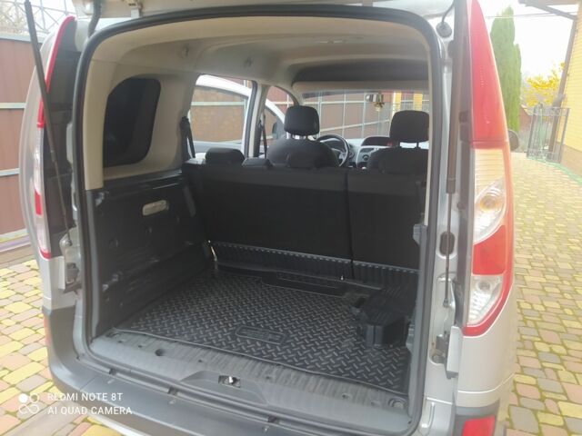 Серый Рено Кенгу, объемом двигателя 1.5 л и пробегом 223 тыс. км за 255 $, фото 7 на Automoto.ua