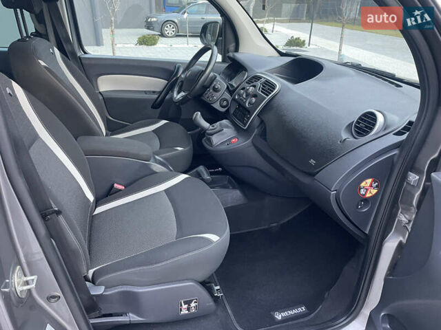 Серый Рено Кенгу, объемом двигателя 1.5 л и пробегом 226 тыс. км за 11400 $, фото 24 на Automoto.ua