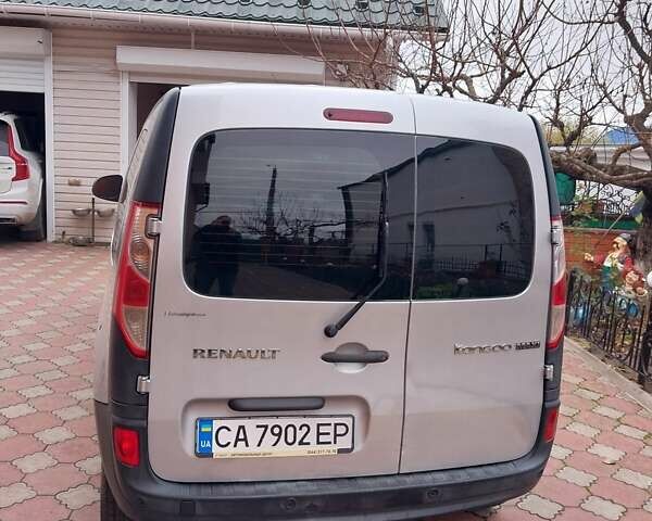 Серый Рено Кенгу, объемом двигателя 1.46 л и пробегом 270 тыс. км за 9600 $, фото 2 на Automoto.ua