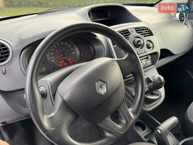 Серый Рено Кенгу, объемом двигателя 1.5 л и пробегом 163 тыс. км за 9600 $, фото 13 на Automoto.ua