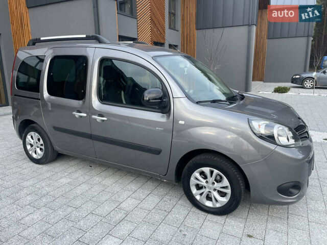 Серый Рено Кенгу, объемом двигателя 1.5 л и пробегом 226 тыс. км за 11400 $, фото 1 на Automoto.ua