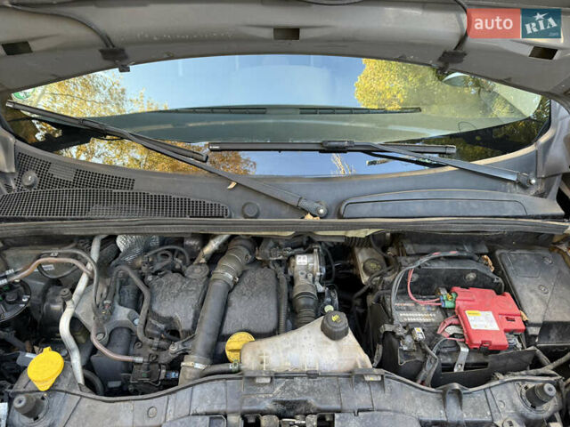 Рено Кєнгу 2014 у Києві на Automoto.ua Сірий Рено Кєнгу, об'ємом двигуна 1.46 л та пробігом 260 тис. км за 12700 $, фото 32 на Automoto.ua