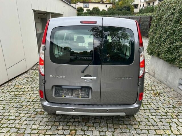 Серый Рено Кенгу, объемом двигателя 1.5 л и пробегом 140 тыс. км за 6400 $, фото 5 на Automoto.ua