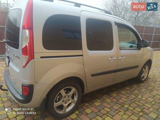 Серый Рено Кенгу, объемом двигателя 1.46 л и пробегом 223 тыс. км за 10770 $, фото 4 на Automoto.ua